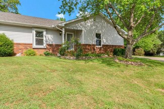 31 Ginger Lake Dr S, Glen Carbon, IL 62034