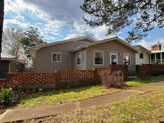 302 Royal Dr, Horseshoe Bend, AR 72512