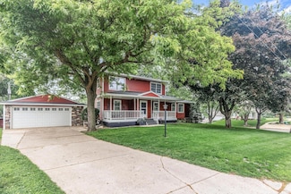1035 View Ln, Saint Paul, MN 55118