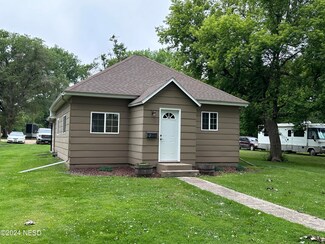 210 S Kansas St, Clark, SD 57225
