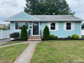 80 Poplar St, Fords, NJ 08863