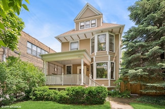 6743 N Greenview Ave, Chicago, IL 60626