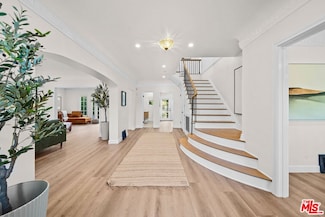 1237 S Wilton Place, Los Angeles, CA 90019
