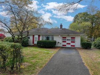 5 Locust St, Bath, NY 14810