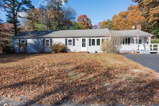 25 Lawrence Rd, Halifax, MA 02338