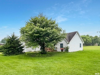 445 N Walnut, Versailles, IL 62378