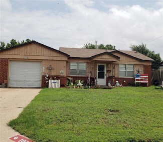 1046 Coe St, Altus, OK 73521