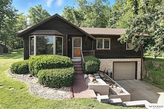12005 Calhoun Rd, Omaha, NE 68152