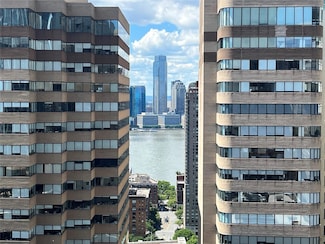 40 Broad St Unit 28H, New York, NY 10004