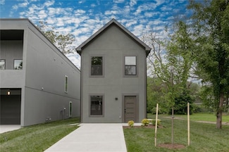 3320 Tracy Ave, Kansas City, MO 64109