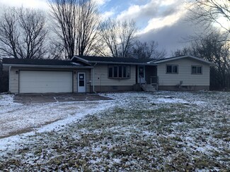 630 Lowell St, Le Roy, MN 55951