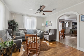 1505 W Johnson St, Denison, TX 75020