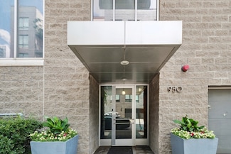950 W Erie St Unit 702, Chicago, IL 60642