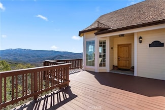 29083 Mammoth Dr, Lake Arrowhead, CA 92352