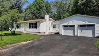 815 Mashamoquet Rd, Pomfret Center, CT 06259