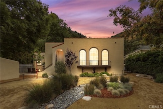 2118 Glen Ivy Dr, Glendale, CA 91206