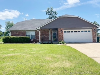 420 W 54th St, Sand Springs, OK 74063