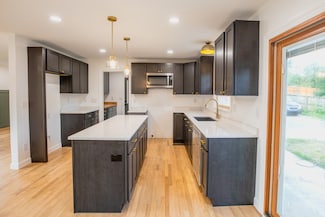 200 Sewanee Cir, Columbia, TN 38401