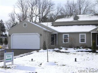 196 Slindes Woods Cir, Syracuse, NY 13212