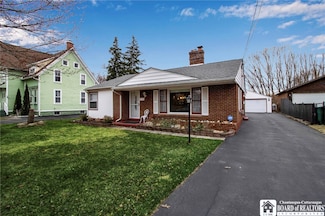 1133 Oak Place, Niagara Falls, NY 14304