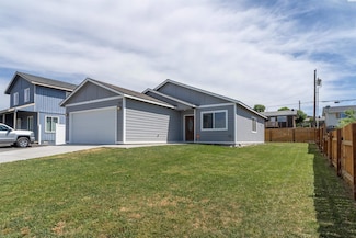 209 W 7th St, Warden, WA 98857