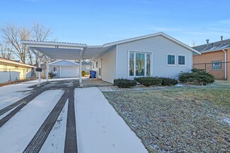 12 Austin Ave, Carpentersville, IL 60110