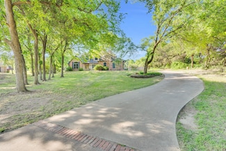 2831 Keri Ct, Midlothian, TX 76065