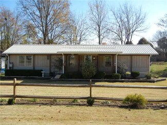 715 James K Polk St, Clifton, TN 38425