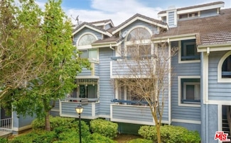 26926 Flo Ln Unit 422, Canyon Country, CA 91351