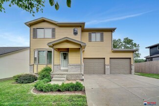 5462 Betty Lou Blvd, Lincoln, NE 68516