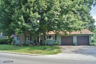 1427 Wooster Rd, Winona Lake, IN 46590
