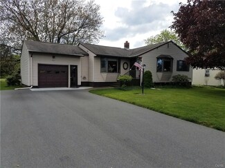 417 W Lewis St, Canastota, NY 13032