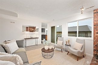 9517 NE 180th St Unit B201, Bothell, WA 98011