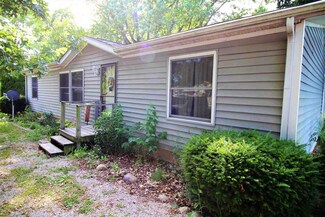 202 N Illinois St, Colfax, IN 46035