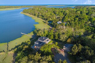 25 Primrose Ln, Orleans, MA 02653