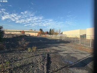 3939 Cross St, Eugene, OR 97402