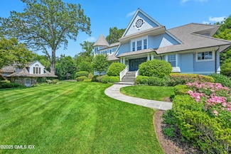26 Glen Avon Dr, Riverside, CT 06878