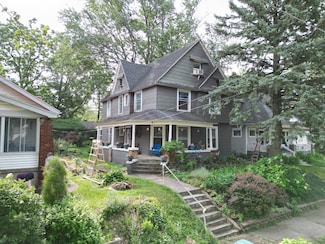 822 Paris Ave NE, Grand Rapids, MI 49503