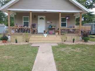 965 S English Ave, Marshall, MO 65340