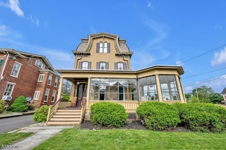 152 Main St, Flemington, NJ 08822