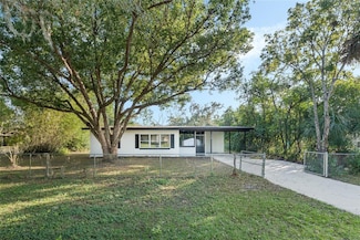 560 E 3rd St, Chuluota, FL 32766