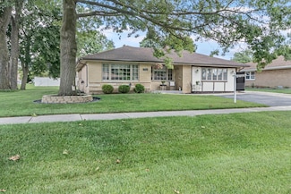 7916 W 113th Place, Palos Hills, IL 60465