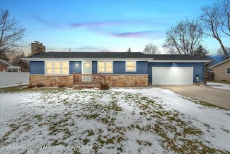 1306 Montgomery St, Eaton Rapids, MI 48827