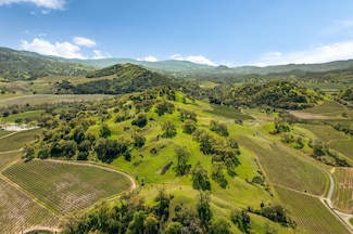 241 Henry Station Rd, Ukiah, CA 95482