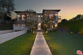 15742 Hartsook St, Encino, CA 91436