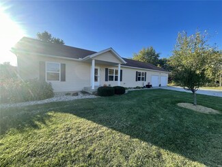 598 Mount Nebo Ave, Greenville, IL 62246