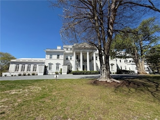 553 Bellevue Ave Unit 1, Newport, RI 02840