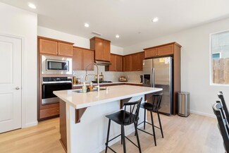 1241 Peters Rd, Madera, CA 93636