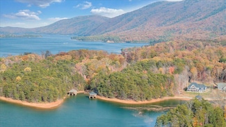 200 Sweetwater Bay Dr, Penhook, VA 24137