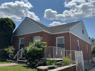 163-16 25th Ave, Whitestone, NY 11357